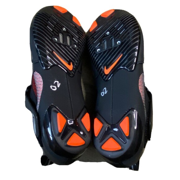Athletic_Shoes